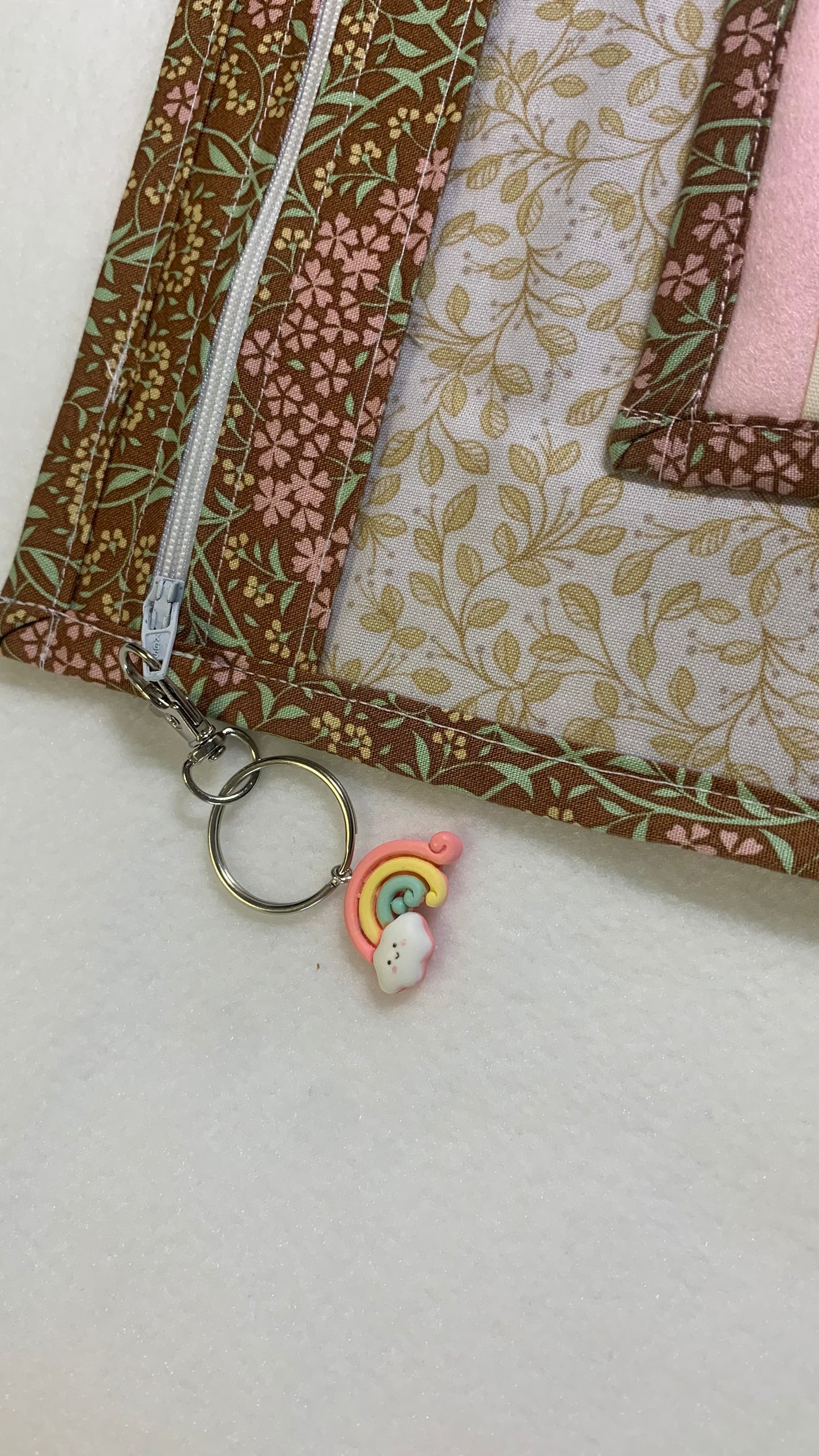 13x10 Vinyl Fronted Project Bag With Needle Book - Tilda Florals