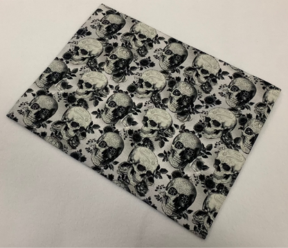 13x10 Vinyl Fronted Project Bag - Greyscale Skulls with Lace Trim