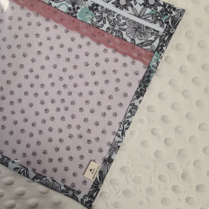13x10 Vinyl Fronted Project Bag - Black and White Floral Cats with Lace Trim