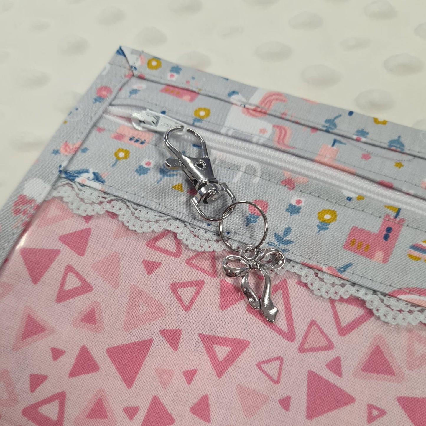 13x10 Vinyl Fronted Project Bag - Unicorns and Rainbows with Lace Trim